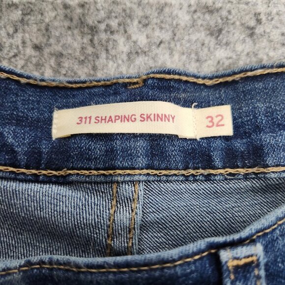 Levis 311 Shaping Skinny Women 32x29 Blue Medium Wash Denim Jeans Capri Mid Rise - Picture 3 of 5